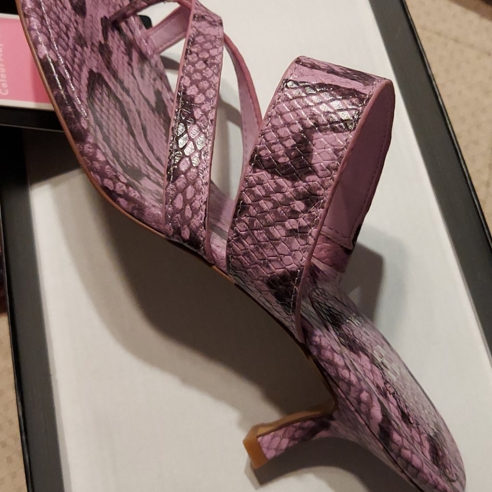 Sandals - Picture 5 of 7